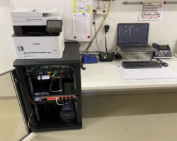 Rack und Büro im EG