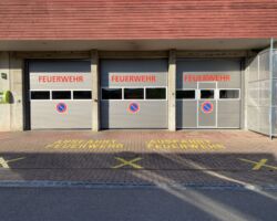 Aussenansicht Tore geschlossen