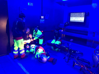 Verkehrsunfall - Patient in Seitenlage, Infos beschaffen für die Alarmierung.